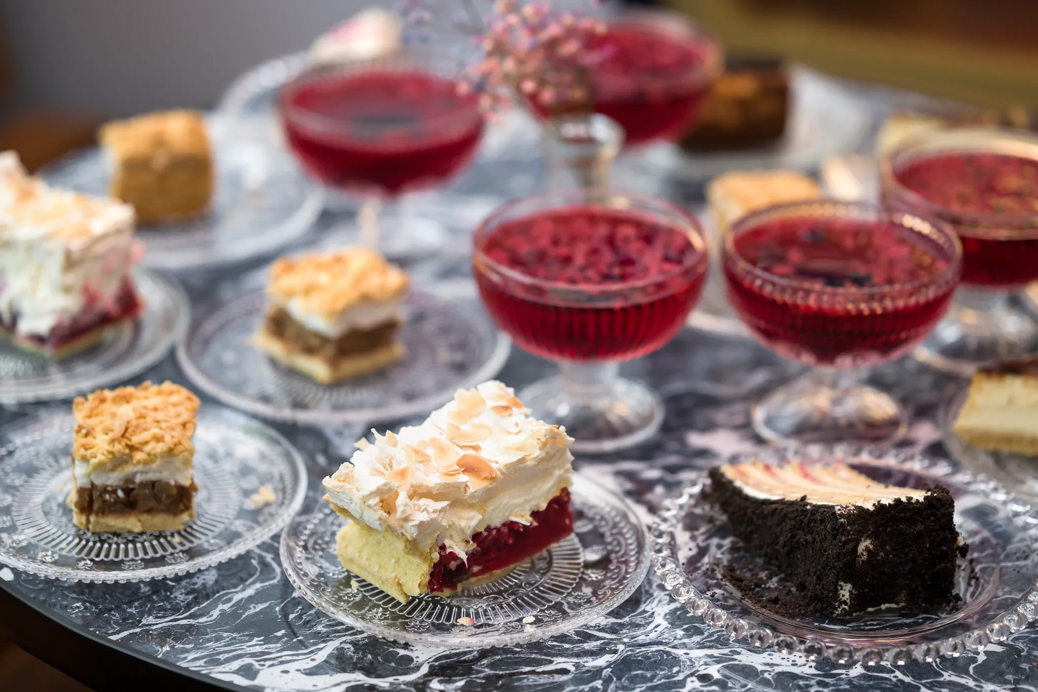 Rozne ciasta i kompoty - Restauracja Syrenka Kołobrzeg