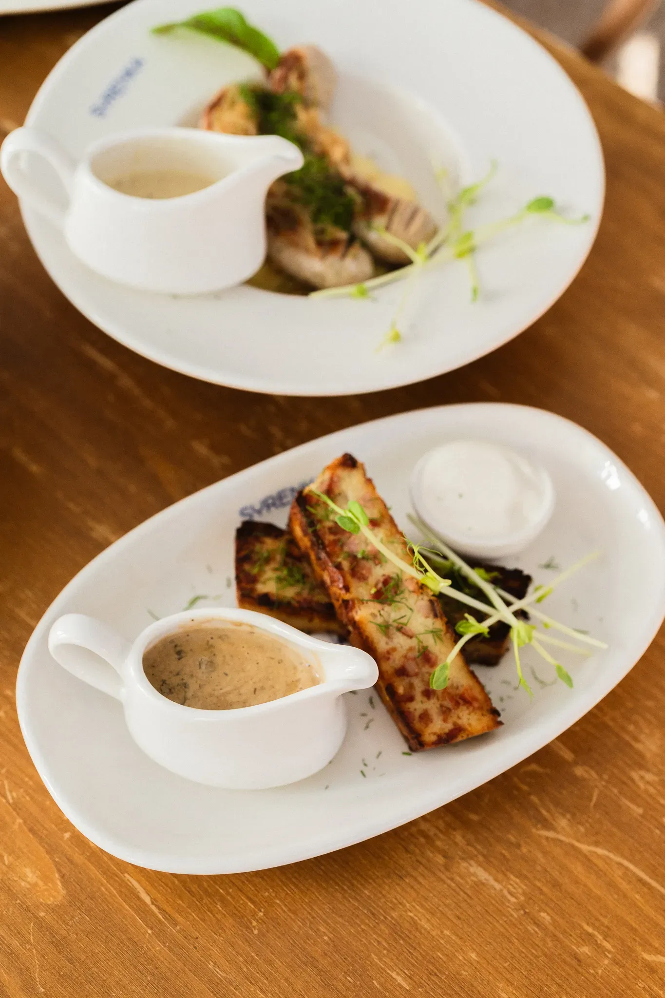 Baba ziemniaczana z sosem grzybowym - Restauracja Syrenka Kołobrzeg