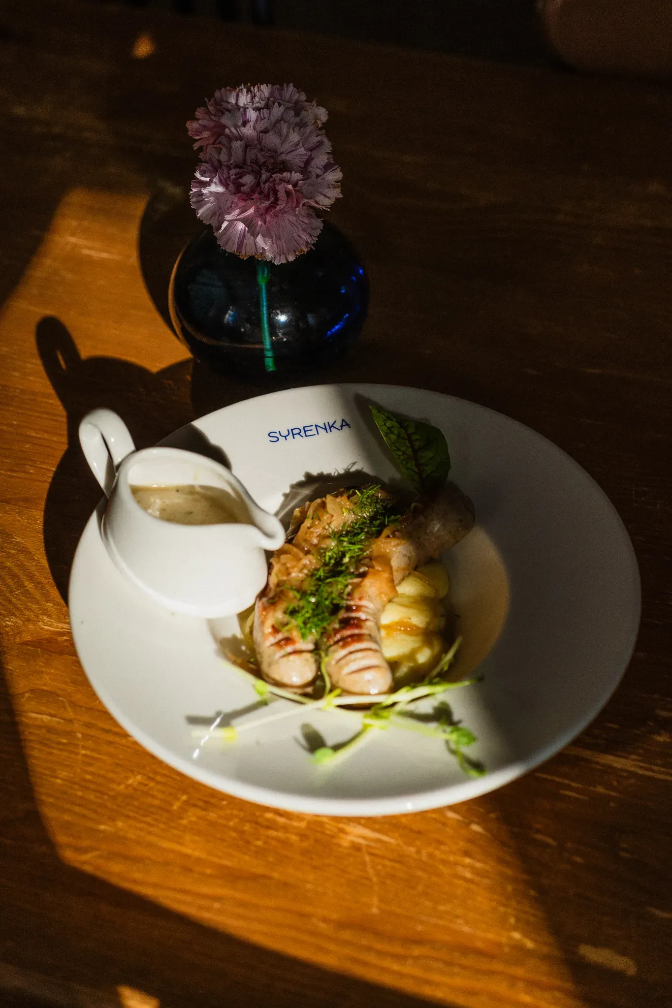 Biala kielbasa z sosem chrzanowym 2 - Restauracja Syrenka Kołobrzeg