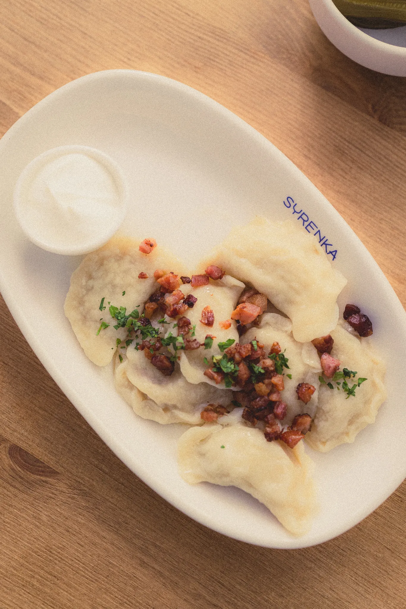 Zupa pomidorowa w talerzu syrenka - Restauracja Syrenka Kołobrzeg