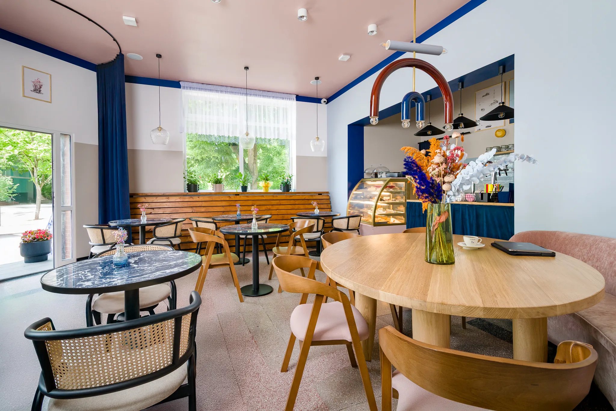 Stoliki z marmurowym blatem 4 - Restauracja Syrenka Kołobrzeg